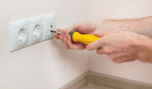 eliminar el ruido del enchufe