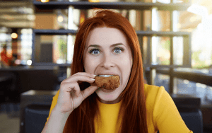 cantidad de comida al masticar